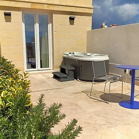 Alba Hotel *