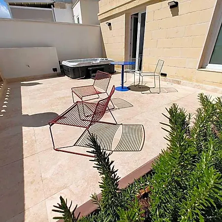 Alba Hotel *